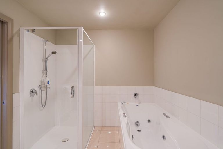 Photo of property in Lake Street Apartments, 10/8 Lake Street, Queenstown, 9300