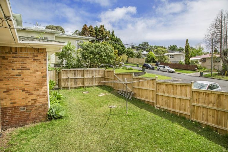 Photo of property in 8a Tiber Road, Forrest Hill, Auckland, 0620