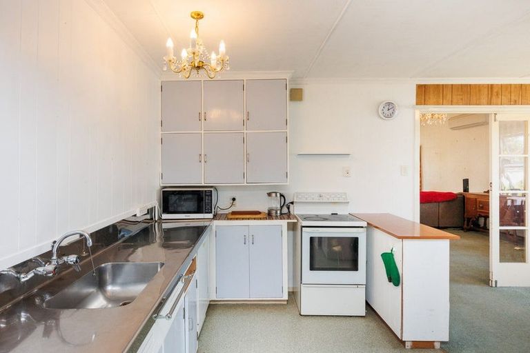 Photo of property in 30 Ngahina Street, Marton, 4710