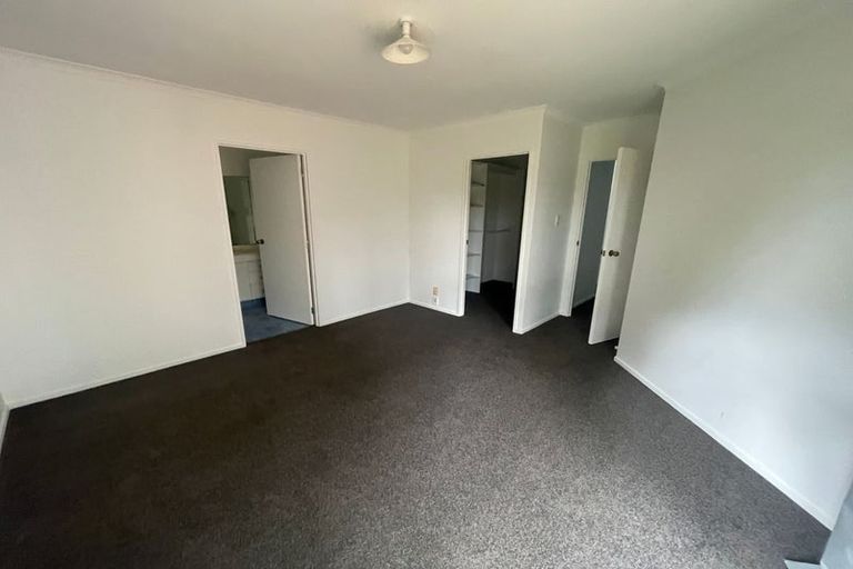 Photo of property in 15 Kalgan Place, Burswood, Auckland, 2013