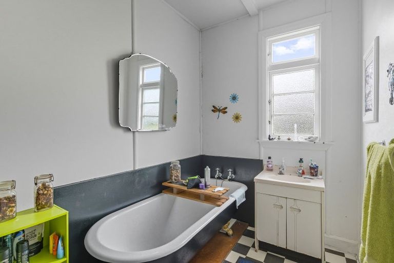 Photo of property in 362 Oxford Street, Levin, 5510