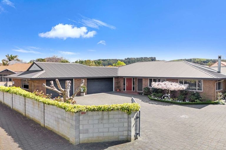 Photo of property in 182 Auckland Road, Greenmeadows, Napier, 4112