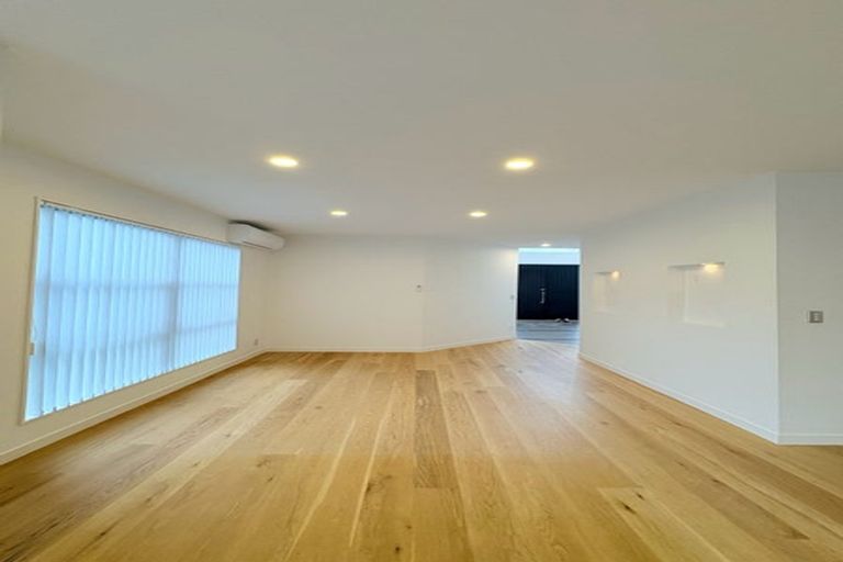 Photo of property in 7 Zara Court, Windsor Park, Auckland, 0632