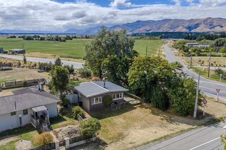 Photo of property in 1 Reid Avenue, Luggate, Cromwell, 9383