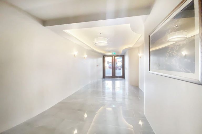 Photo of property in 107/3u Roxburgh Street, Mount Victoria, Wellington, 6011