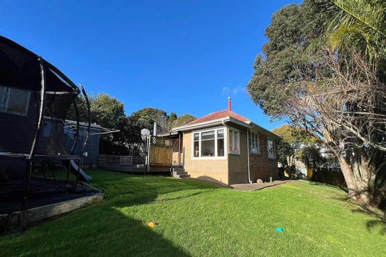 Photo of property in 63 Kervil Avenue, Te Atatu Peninsula, Auckland, 0610