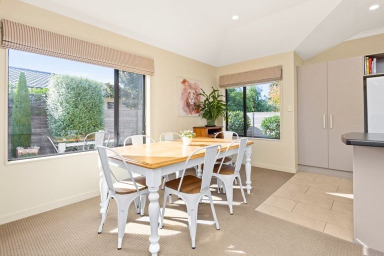 Photo of property in 6b Neeve Place, Taradale, Napier, 4112