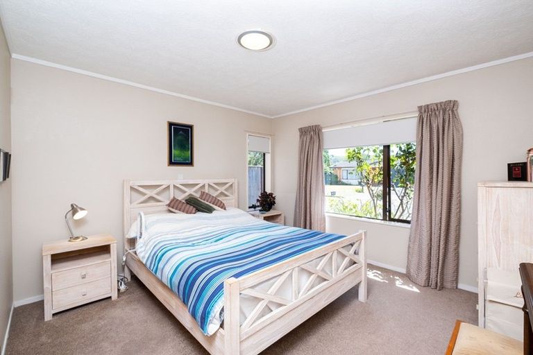Photo of property in 2 Kotuku Place, Taradale, Napier, 4112