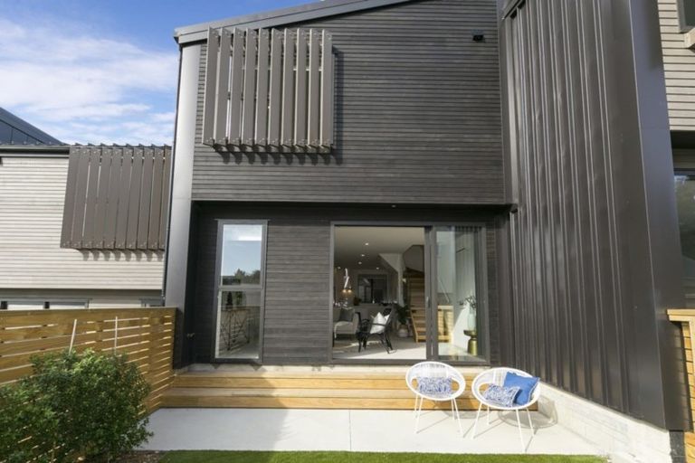 Photo of property in 12/80u Seatoun Heights Road, Seatoun, Wellington, 6022