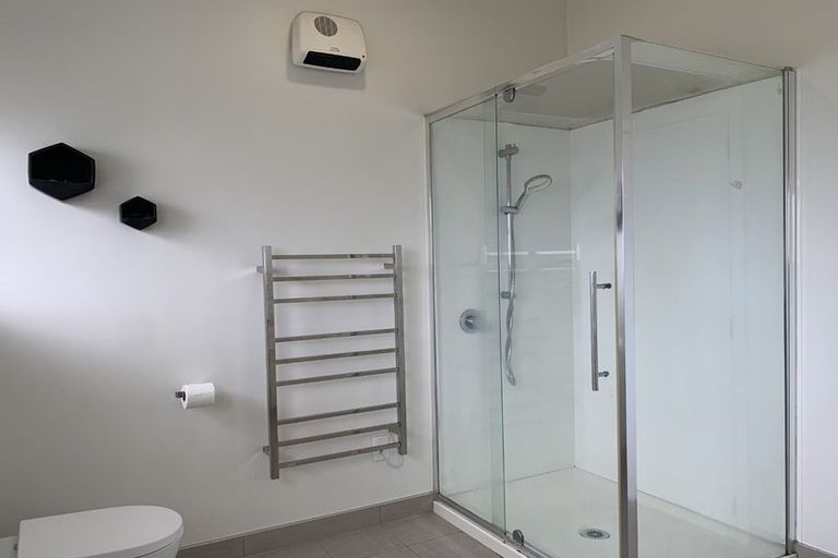 Photo of property in 18 Mckean Avenue, Manurewa, Auckland, 2102