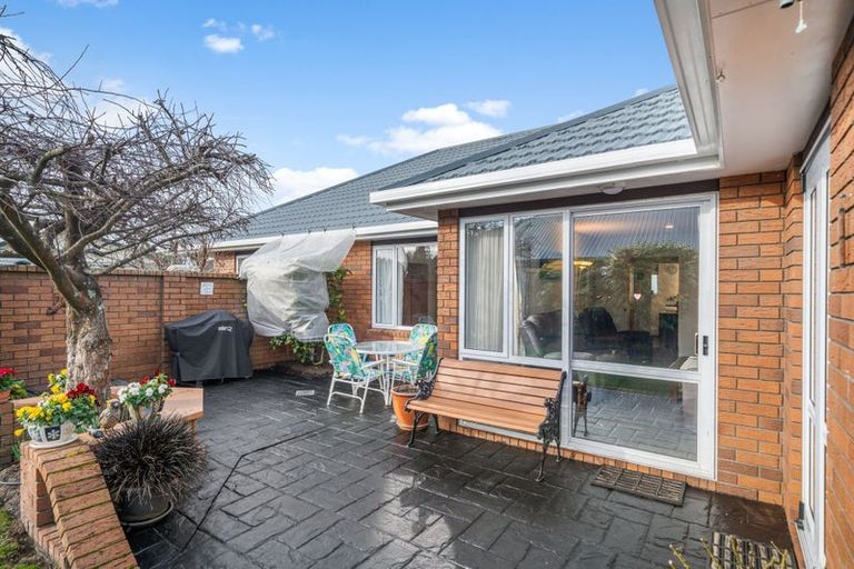 Photo of property in 18 Claverley Gardens, Avonhead, Christchurch, 8042