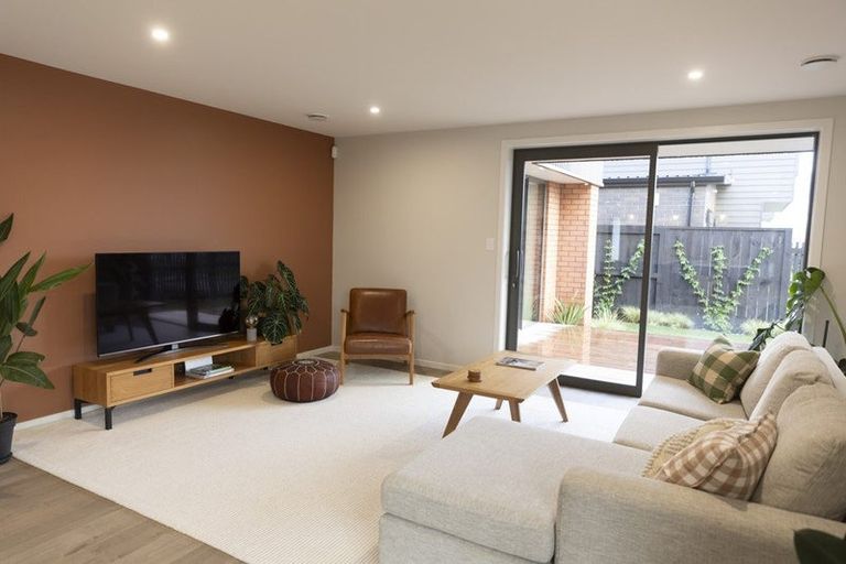 Photo of property in 2/17 Rawhiti Avenue, New Brighton, Christchurch, 8083