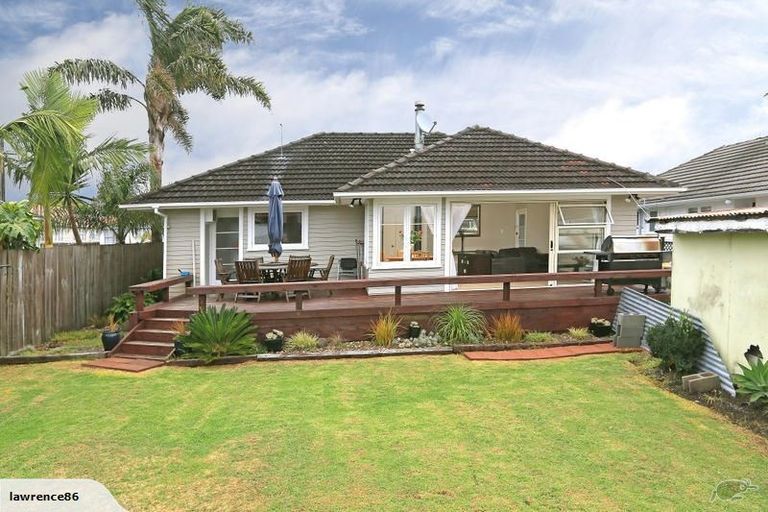 Photo of property in 20 Edwards Avenue, Henderson, Auckland, 0610