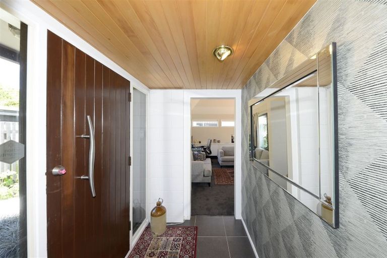 Photo of property in 18 Highland Place, Avonhead, Christchurch, 8042