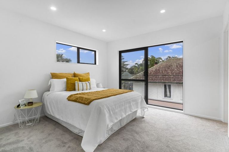 Photo of property in 7d Gladfield Lane, Te Atatu Peninsula, Auckland, 0610