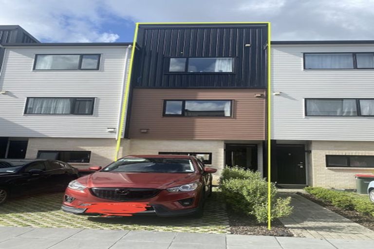 Photo of property in 7 Korama Lane, New Lynn, Auckland, 0600
