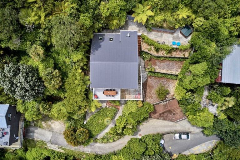 Photo of property in 3 Mackenzie Road, Eastbourne, Lower Hutt, 5013