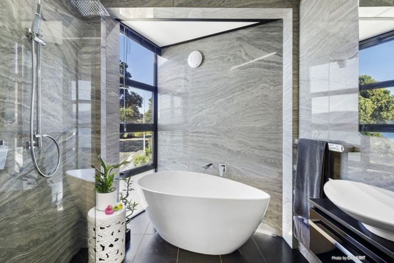 Photo of property in 377a Karaka Bay Road, Karaka Bays, Wellington, 6022