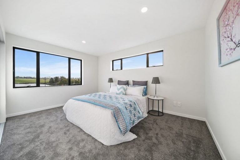 Photo of property in 73 Hayfield Way, Karaka, Papakura, 2113