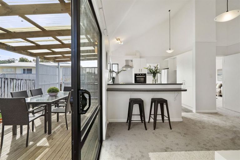 Photo of property in 1/59 Centorian Drive, Windsor Park, Auckland, 0632