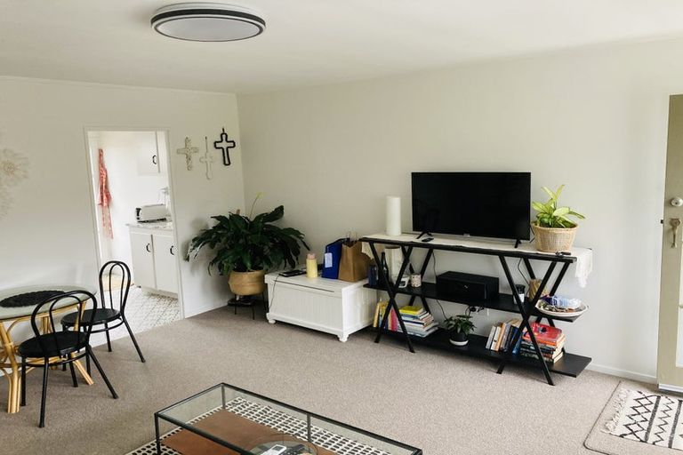 Photo of property in 170a Queen Street, Northcote Point, Auckland, 0627