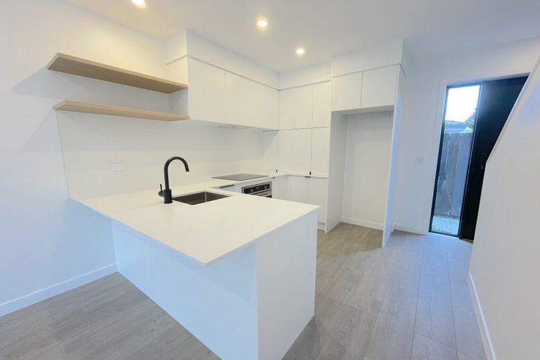 Photo of property in 6/598 Te Atatu Road, Te Atatu Peninsula, Auckland, 0610