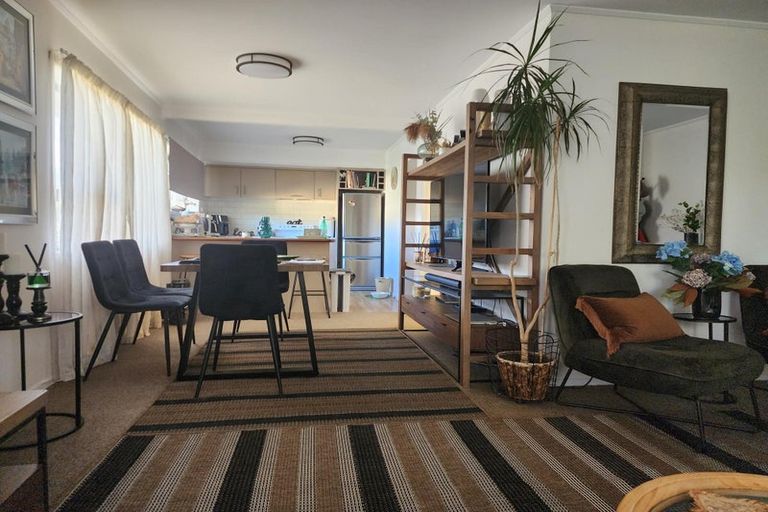 Photo of property in 1/18 Kentigern Close, Pakuranga, Auckland, 2010