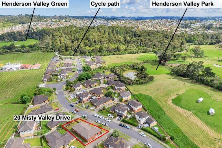 Photo of property in 20 Misty Valley Drive, Henderson, Auckland, 0612