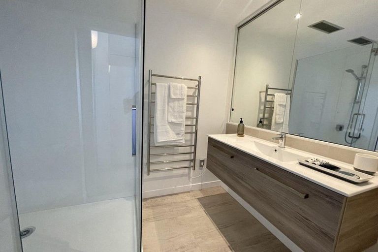 Photo of property in Waterloo Quay Apartments, 308/28 Waterloo Quay, Pipitea, Wellington, 6011