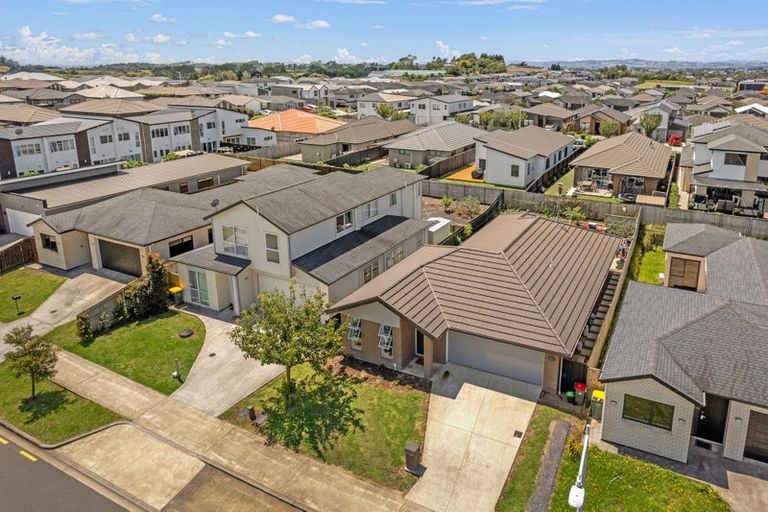 Photo of property in 48 Adams Road South, Pukekohe, 2120