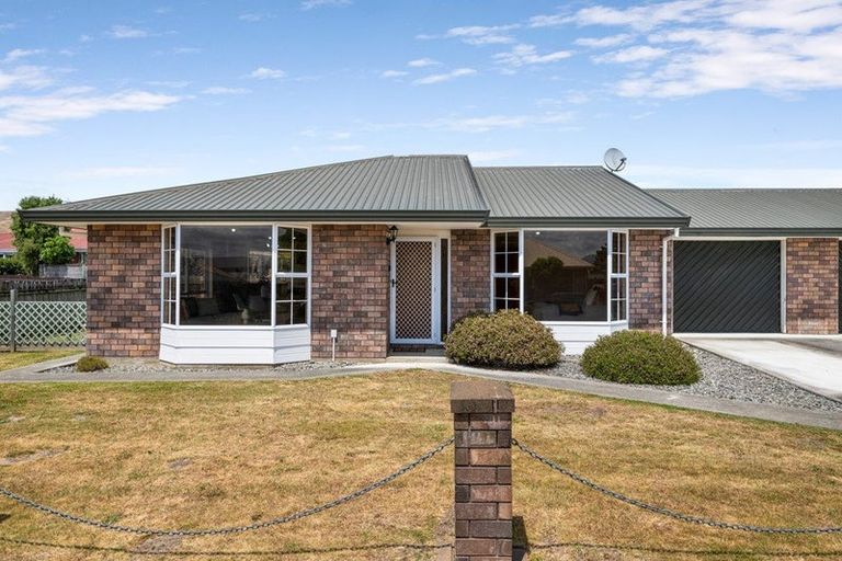 Photo of property in 27 Karina Crescent, Redwoodtown, Blenheim, 7201