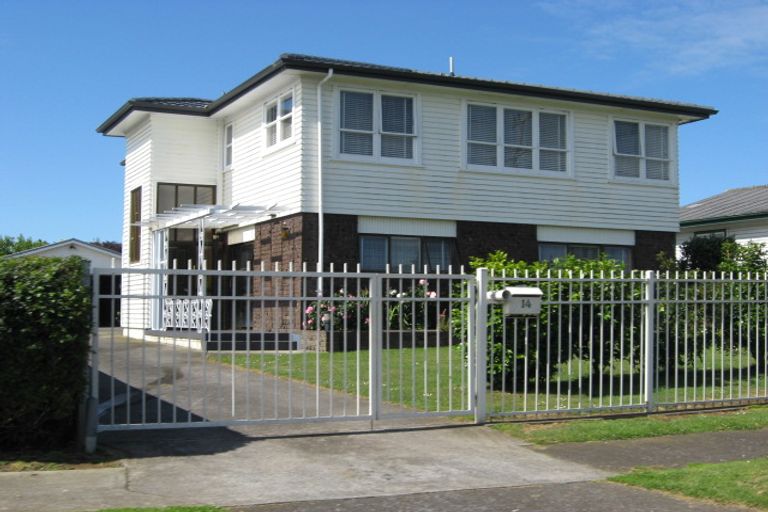 Photo of property in 14 Miro Road, Mangere Bridge, Auckland, 2022