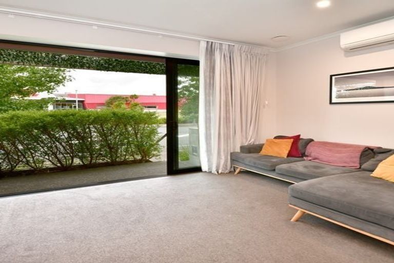 Photo of property in 7/89 Hobsonville Point Road, Hobsonville, Auckland, 0616