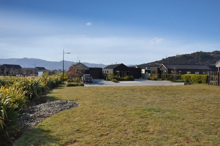 Photo of property in 3 Mount Prospect Lane, Wanaka, 9305