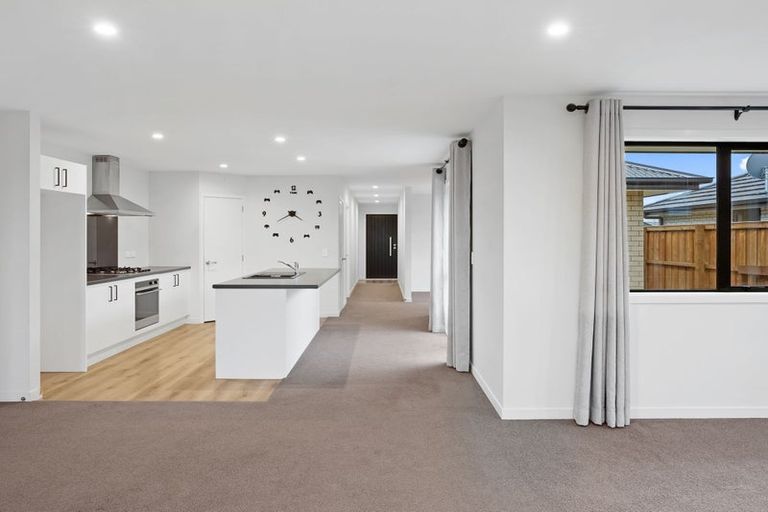 Photo of property in 14 Northmoor Boulevard, Rolleston, 7615