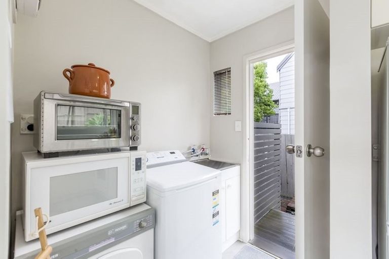 Photo of property in 1/25 Mayall Avenue, Beach Haven, Auckland, 0626