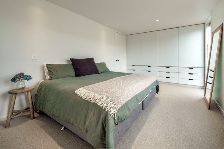 Photo of property in 17 Doug Ledgerwood Drive, Wanaka, 9305