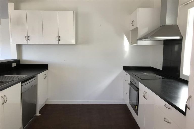 Photo of property in 29b Thurleigh Grove, Karori, Wellington, 6012