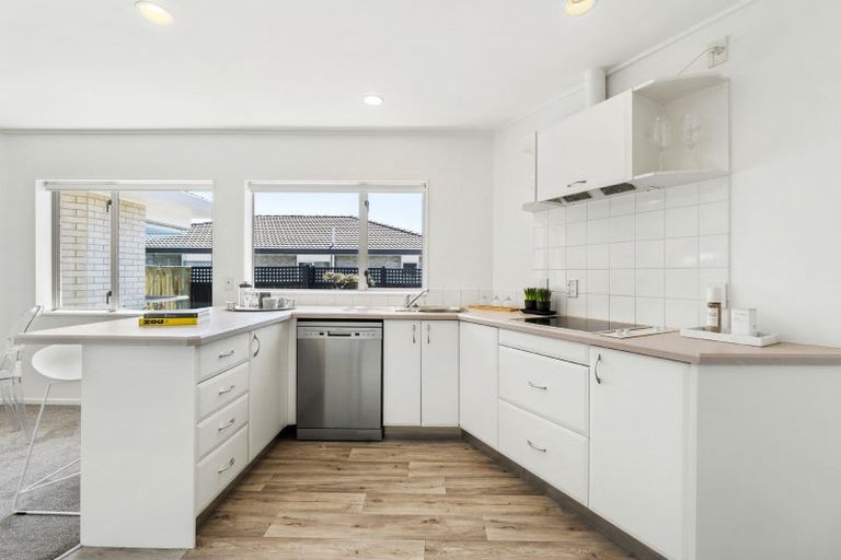 Photo of property in 3/116 Meadowland Drive, Somerville, Auckland, 2014