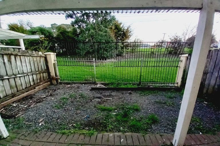 Photo of property in 19/8 Margan Avenue, New Lynn, Auckland, 0600