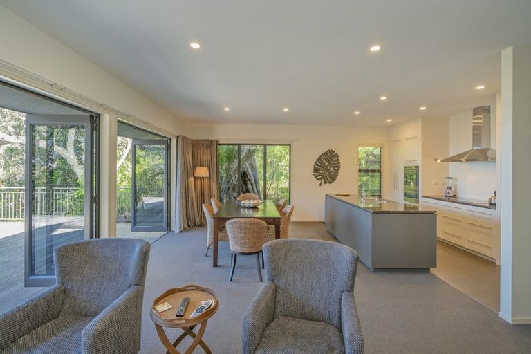 Photo of property in 49 Mount Avenue, Pauanui, Hikuai, 3579