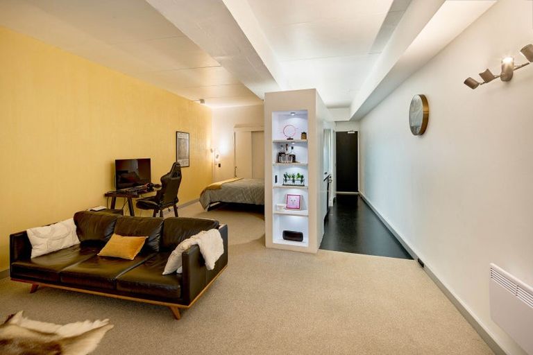 Photo of property in Gerondis Bldg Apartments, 209/60 Willis Street, Wellington Central, Wellington, 6011