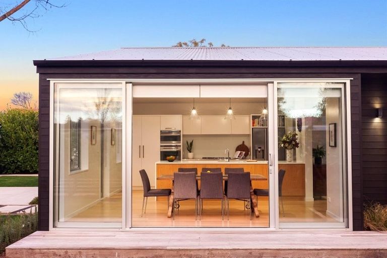 Photo of property in 9 Hadlow Place, Burnside, Christchurch, 8041