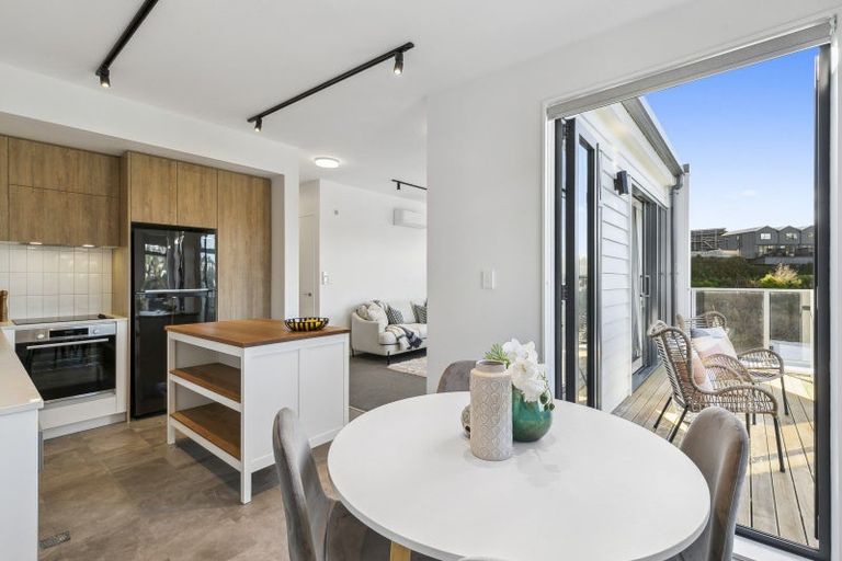 Photo of property in 6/69 Tiketike Way, Brooklyn, Wellington, 6021