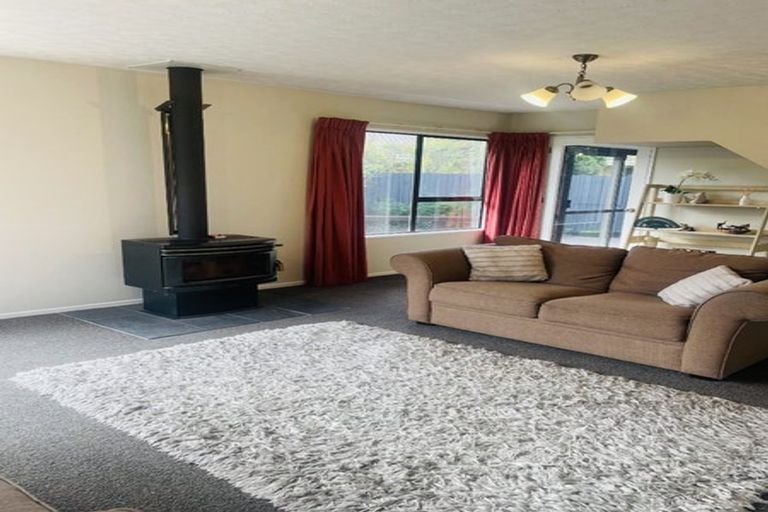 Photo of property in 2/35 Solway Avenue, Ilam, Christchurch, 8041