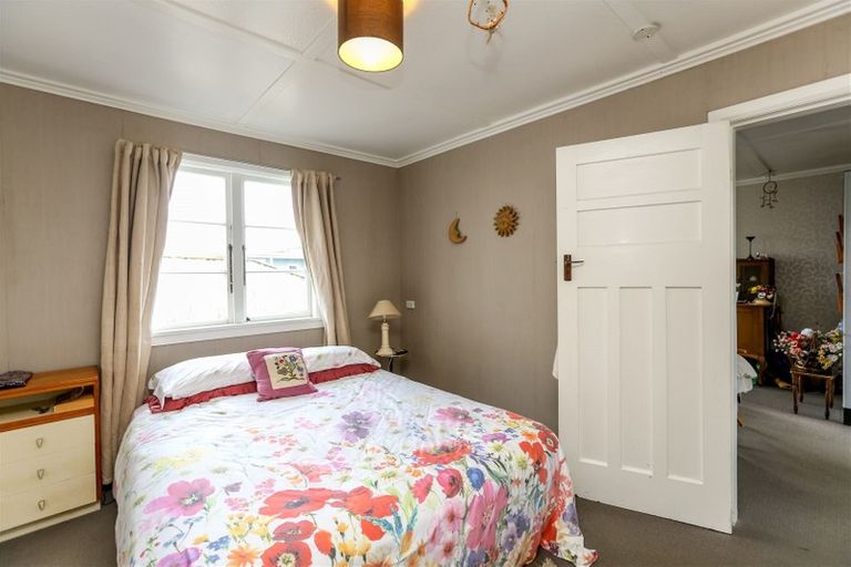 Photo of property in 2 Karamu Street, Strandon, New Plymouth, 4312