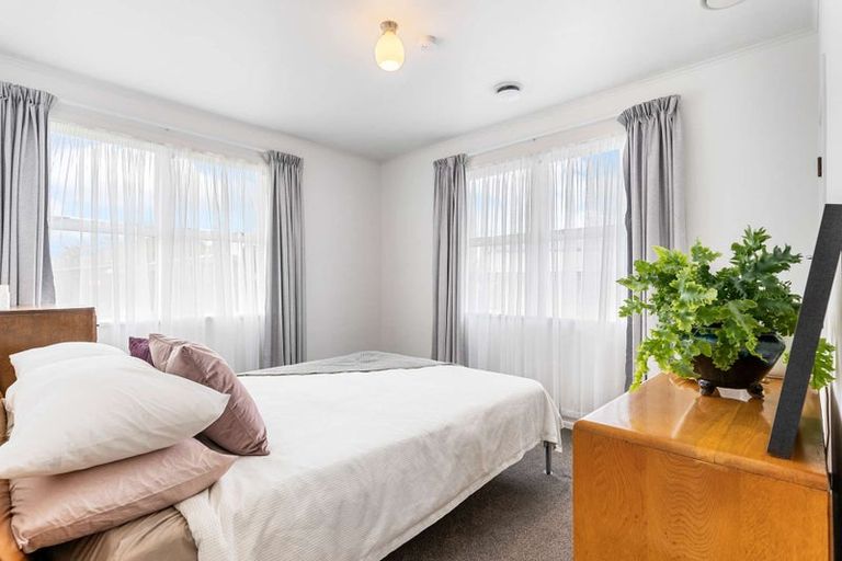 Photo of property in 47 Megan Avenue, Pakuranga Heights, Auckland, 2010