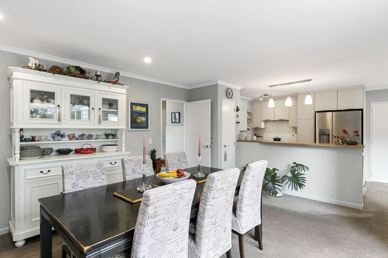 Photo of property in 2/6 The Parade, Island Bay, Wellington, 6023
