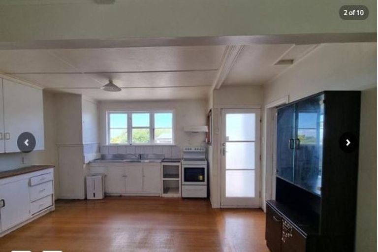 Photo of property in 3 Donovan Avenue, Massey, Auckland, 0614