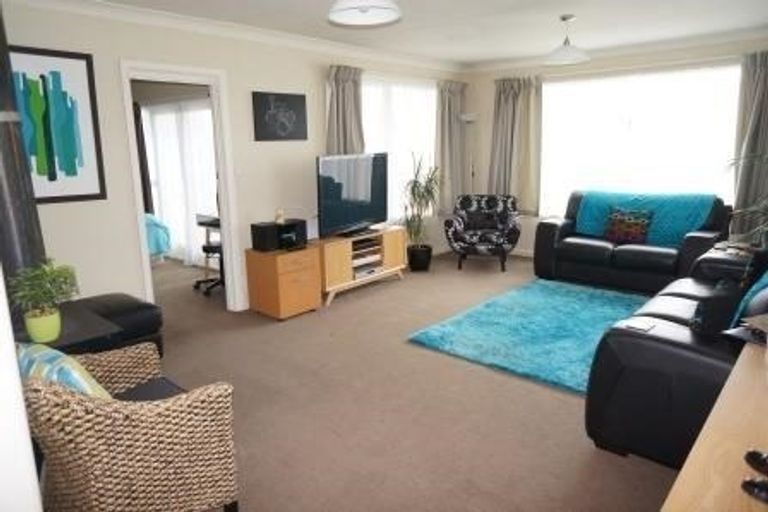 Photo of property in 14 Fraser Place, Rangiora, 7400